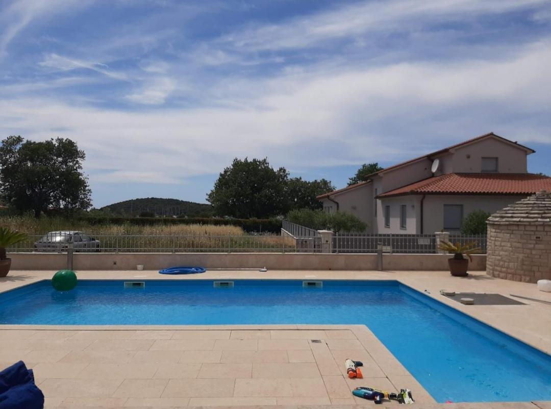 באניולה Nice, Cosy Studio Apartment With Shared Outdoor Pool מראה חיצוני תמונה