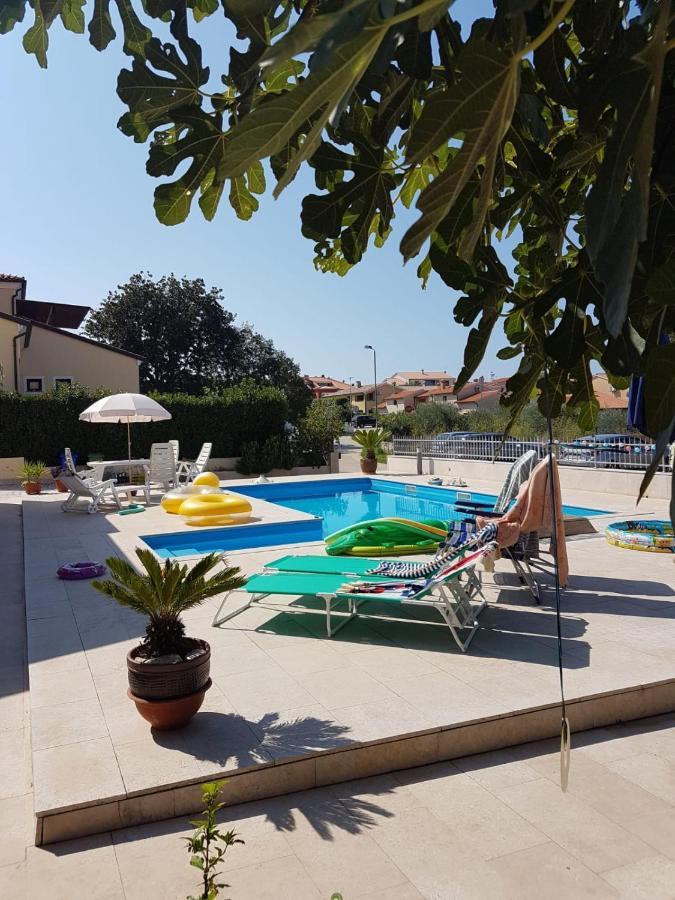 באניולה Nice, Cosy Studio Apartment With Shared Outdoor Pool מראה חיצוני תמונה