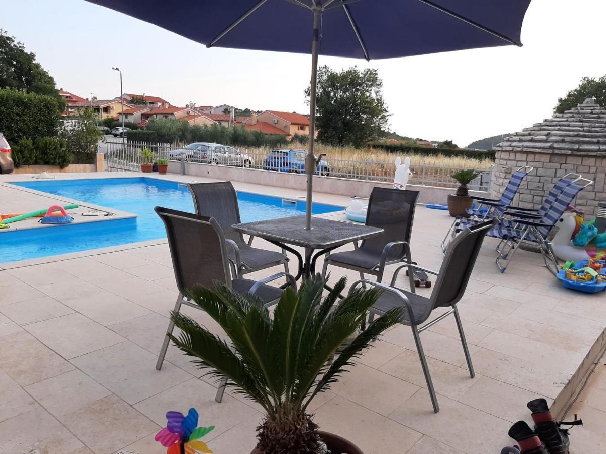 באניולה Nice, Cosy Studio Apartment With Shared Outdoor Pool מראה חיצוני תמונה